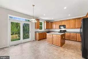 8373 Tenbrook Dr, Gainesville, VA 20156 - Photo 27