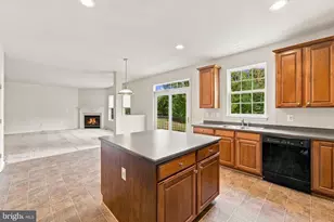 8373 Tenbrook Dr, Gainesville, VA 20156 - Photo 31