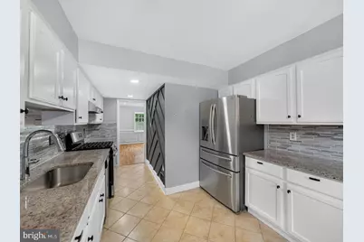 15057 Cherrydale Drive, Woodbridge, VA 22193 - Photo 9