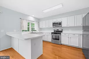16880 Jed Forest Ln, Woodbridge, VA 22191 - Photo 11