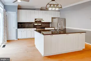 938 Herons Run Ln, Woodbridge, VA 22191 - Photo 11