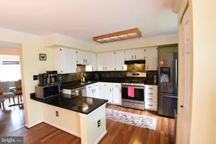 12824 Frontier Ln, Woodbridge, VA 22192 - Photo 9