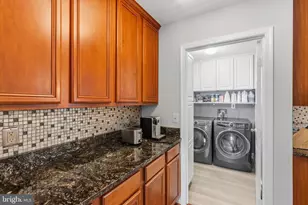 4921 Frishman Ct, Woodbridge, VA 22193 - Photo 11