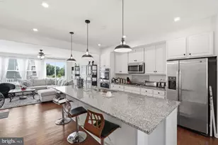 13044 Jessica Grove Pl, Woodbridge, VA 22192 - Photo 9