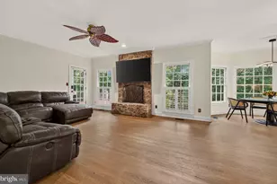 8085 Crooked Oaks Ct, Gainesville, VA 20155 - Photo 35