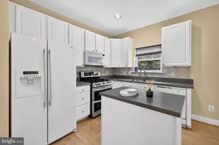 16936 Jed Forest Ln, Woodbridge, VA 22191 - Photo 15