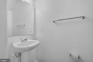 15653 John Diskin Cir, Woodbridge, VA 22191 - Photo 21