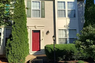 9055 Falcon Glen Ct, Bristow, VA 20136 - Photo 1