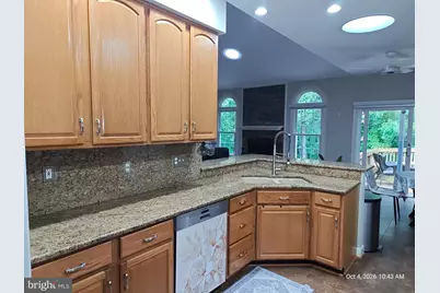 11708 Crest Maple Drive, Woodbridge, VA 22192 - Photo 5