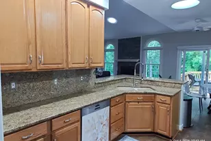 11708 Crest Maple Dr, Woodbridge, VA 22192 - Photo 5