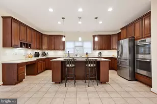 17968 Swans Creek Ln, Dumfries, VA 22026 - Photo 15