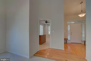 13729 Heritage Valley Way, Gainesville, VA 20155 - Photo 5