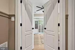 8114 Essex Grv Wy, Manassas, VA 20111 - Photo 11