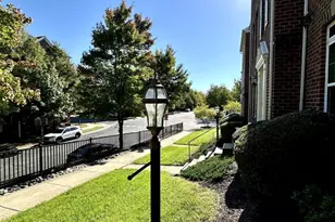 2275 Merseyside Dr, Woodbridge, VA 22191 - Photo 5