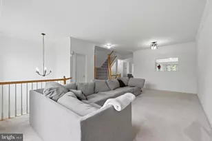 14216 Madrigal Dr, Woodbridge, VA 22193 - Photo 7