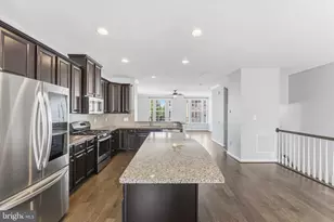 7011 Darbey Knoll Dr, Gainesville, VA 20155 - Photo 11