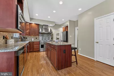 8121 Willingboro Court, Gainesville, VA 20155 - Photo 23