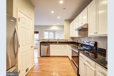 16780 Brandy Moor Loop, Woodbridge, VA 22191 - Photo 9