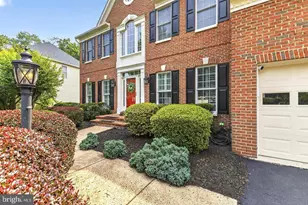8147 Cancun Ct, Gainesville, VA 20155 - Photo 3