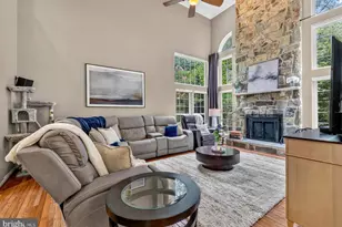 8147 Cancun Ct, Gainesville, VA 20155 - Photo 17
