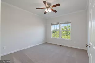 2625 Eastbourne Dr, Woodbridge, VA 22191 - Photo 33