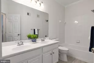 2625 Eastbourne Dr, Woodbridge, VA 22191 - Photo 35