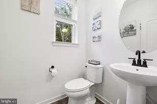 13188 Nixon Ln, Woodbridge, VA 22193 - Photo 15