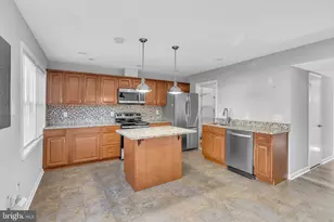 16612 Fern Pl, Woodbridge, VA 22191 - Photo 11