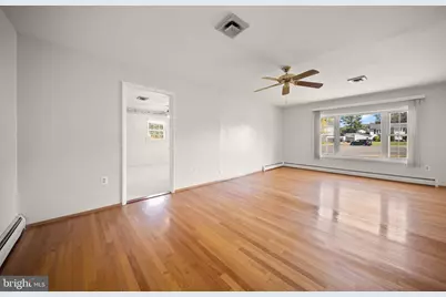 8156 Claremont Street, Manassas, VA 20110 - Photo 35
