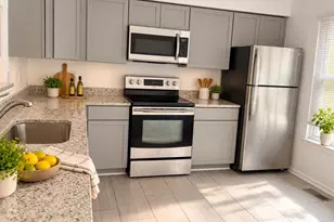 4951 Lambsgate Ln, Woodbridge, VA 22193 - Photo 3