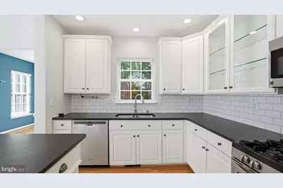 9729 Cheshire Ridge Circle, Manassas, VA 20110 - Photo 11