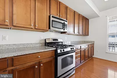 7947 Crescent Park Drive, Gainesville, VA 20155 - Photo 11