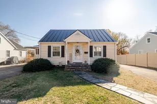 410 E East Rockingham St, Elkton, VA 22827 - Photo 1