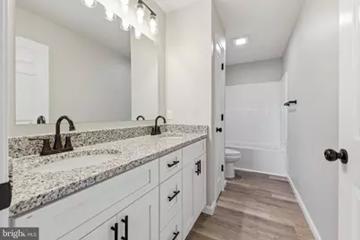 340 W Fairfax Avenue, Elkton, VA 22827 - Photo 21