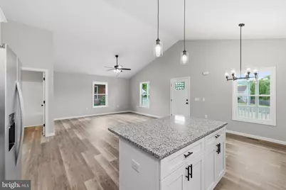 340 W Fairfax Avenue, Elkton, VA 22827 - Photo 7