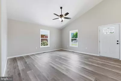 342 W Fairfax Avenue, Elkton, VA 22827 - Photo 7