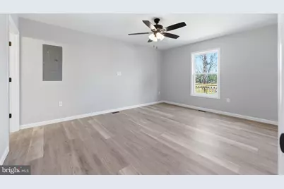 342 W Fairfax Avenue, Elkton, VA 22827 - Photo 9
