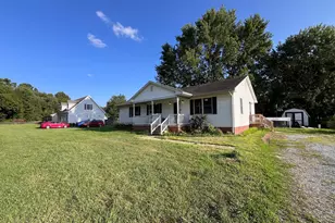 205 10th St, Grottoes, VA 24441 - Photo 3