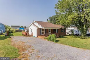 204 4th St, Broadway, VA 22815 - Photo 5