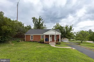91 Grace St, Grottoes, VA 24441 - Photo 1