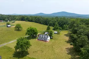 274 Aaron Mountain Rd, Castleton, VA 22716 - Photo 3