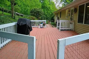 147 Blue Ridge Ave, Chester Gap, VA 22623 - Photo 3