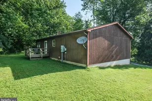 16 Head Waters Rd, Chester Gap, VA 22623 - Photo 3