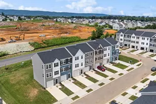 105 Milburn Dr, Martinsburg, WV 25401 - Photo 3