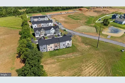 21 Lyriq Ct, Inwood, WV 25428 - Photo 3