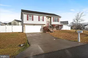185 Ford Cir, Inwood, WV 25428 - Photo 33
