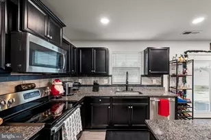 746 Switchgrass Ct, Bunker Hill, WV 25413 - Photo 9