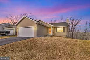 181 Ambrosia Ln, Martinsburg, WV 25405 - Photo 1