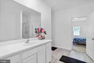 300 Headwaters Dr, Falling Waters, WV 25419 - Photo 9