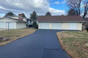 18 Beacon Dr, Martinsburg, WV 25403 - Photo 9